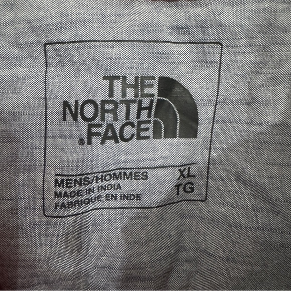 The North Face Men's Casual Red White Button Down Short Sleeve Shirt Size XL - Picture 3 of 5